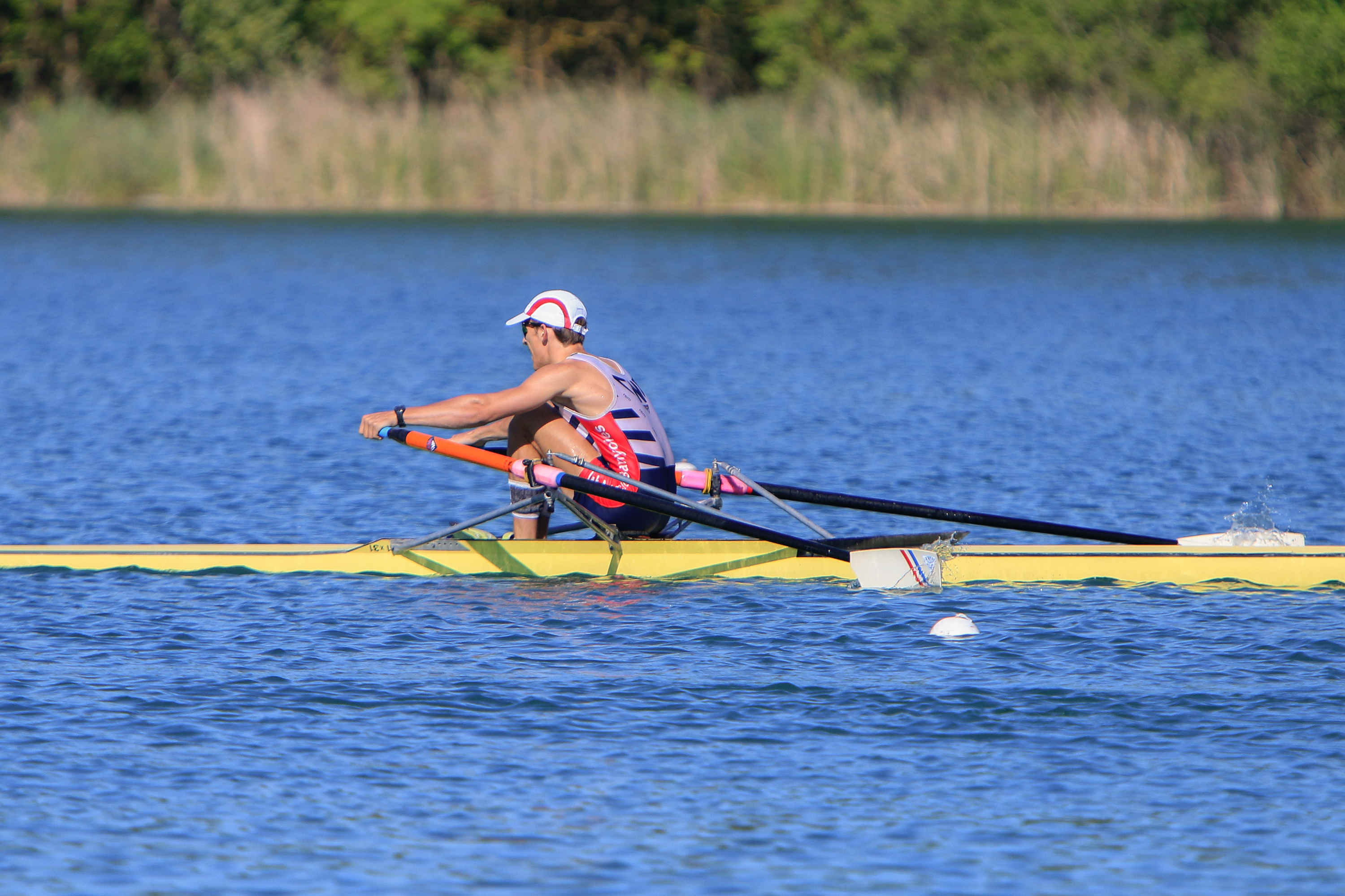 Adrià Mitjavila rowing