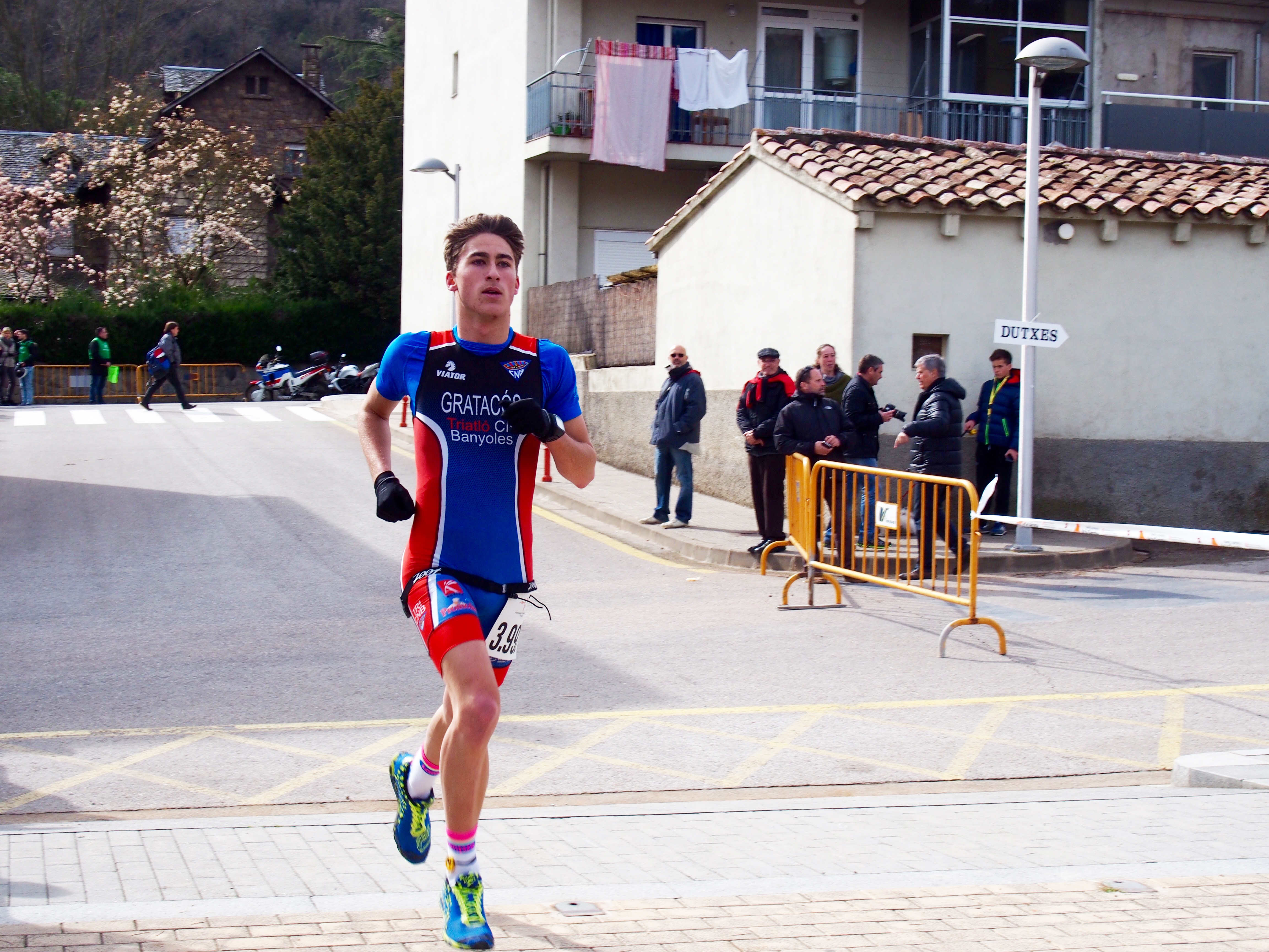 Marçal Gratacós competing in a triathlon